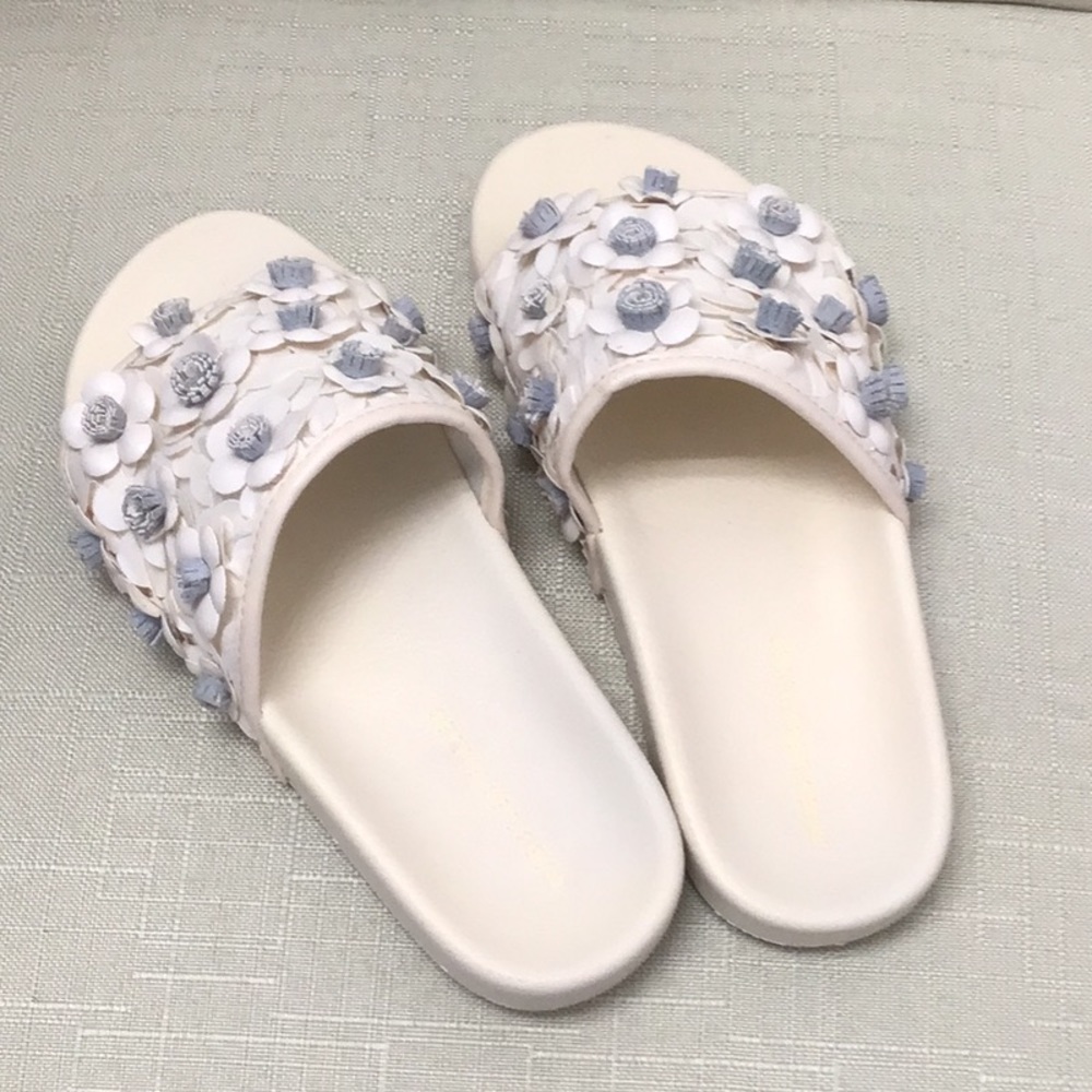 AVEC LES FILLES FLORAL SLIDES SANDAL-NEW IN BOX-VERY LIGHT CREAM COLOR - Picture 6 of 11